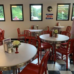 Chris'drive-In - Newly remodeled.