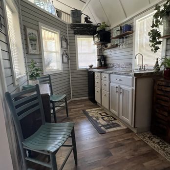 Whispering Pines Cabin by Kat - Vacation Rentals Near Me - Mount Ida, Arkansas