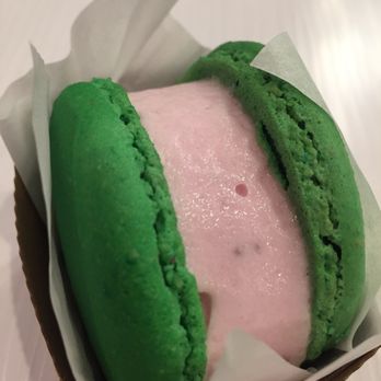 BAMBU - Strawberry macaroon, tastes so good - Juice Bars & Smoothies Near Me - San Jose, California
