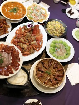 Duck House Restaurant 鹿鼎記 by null