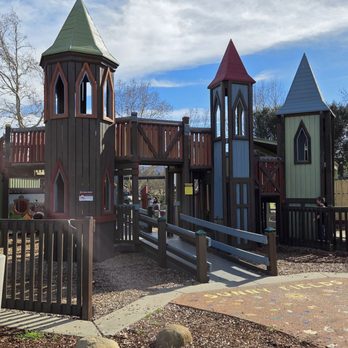 Sunny Fields Park - Play Structures  01-17-2026 - Parks Near Me - Solvang, California
