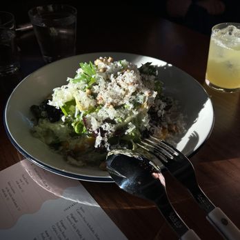 Camelia - Market lettuce salad - French Near Me - Los Angeles, California