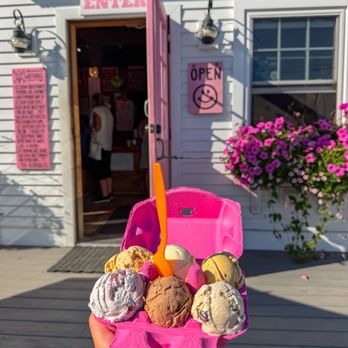 Scoop Deck - Ice Cream & Frozen Yogurt Near Me - Wells, Maine Scoop Deck - Ice Cream & Frozen Yogurt Near Me - Wells, Maine