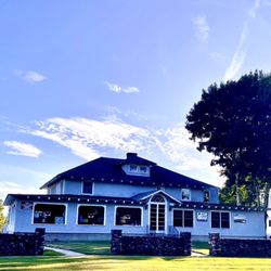 Broadway Wine & Spirits
