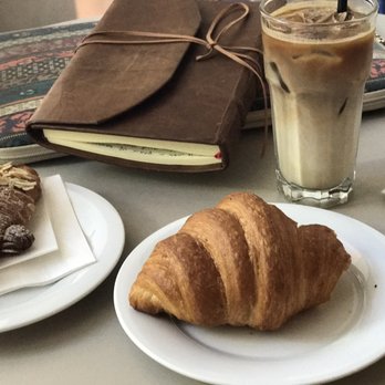 Balthasar - Coffee + croissant - Cafes Near Me - Vienna, 9