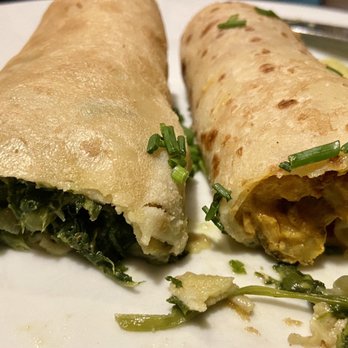 Kolanko No 6 - Nalesniki (Crepes): Spinach and Indian Curry Chicken - Creperies Near Me - Kraków, Massachusetts