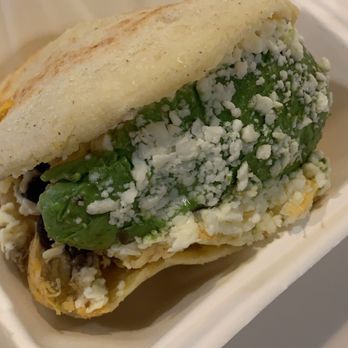 Arepas Cafe - Arepa Pabellon de Pollo - Venezuelan Near Me - Astoria, New York