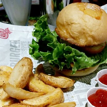 Fuddruckers - American Near Me - Manheim, Pennsylvania Fuddruckers - American Near Me - Manheim, Pennsylvania