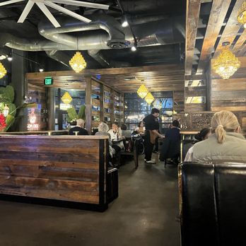 Som Dee Thai Kitchen & Bar - Thai Near Me - Denver, Colorado