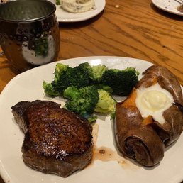 6oz sirloin, baked sweet potato with butter and steamed broccoli - so good!  Also, Moscow Mule too
