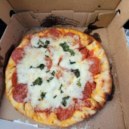 Pretzel Pizza (small) with fresh basil & pepperoni Pretzel Pizza (small) with fresh basil & pepperoni