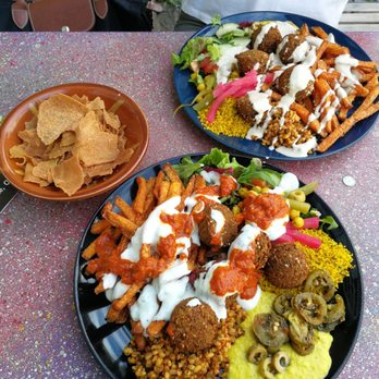 Yalla Yalla - Falafelteller mit Süßkartoffelpommes - Fast Food Near Me - Bremen, HB