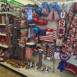 Dollar Tree - Patriotic decor