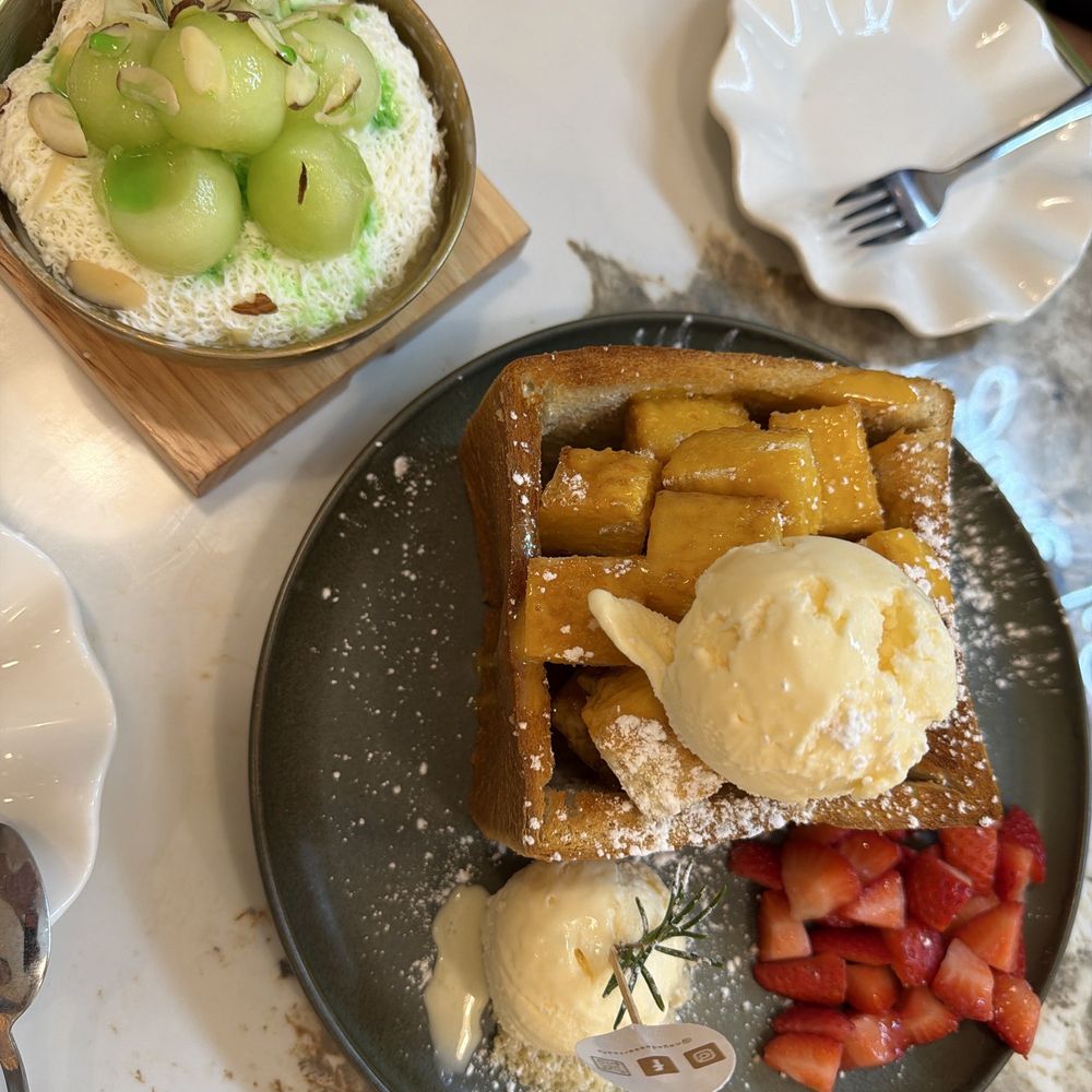 Naya Dessert Cafe - Melon and Toasted - Cafes Near Me - Davis, California Naya Dessert Cafe - Melon and Toasted - Cafes Near Me - Davis, California
