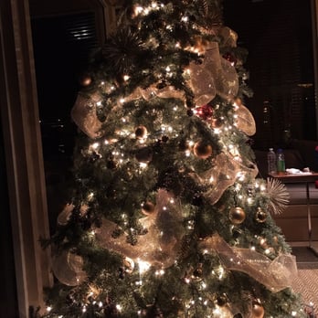 Carmel Valley Ranch - Pretty Christmas tree at the lodge - Hotels Near Me - Carmel, California