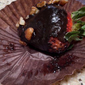Kneaders Bakery & Cafe - Chocolate covered strawberries. - Bakeries Near Me - Yuma, Arizona Kneaders Bakery & Cafe - Chocolate covered strawberries. - Bakeries Near Me - Yuma, Arizona