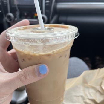 Smokey Row Coffee - Iced vanilla latte - Coffee & Tea Near Me - Des Moines, Iowa Smokey Row Coffee - Iced vanilla latte - Coffee & Tea Near Me - Des Moines, Iowa