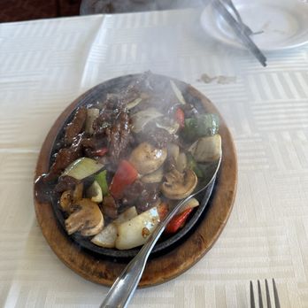 Classic Chinese Restaurant - Beef on sizzling hot plate - Seafood Near Me - Laguna Hills, California