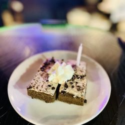 Volcano Steak & Sushi - Mini Cheese Cake(4) for birthday celebration
