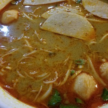 Green Lemon Grass - Laksa Noodle Soup - not much toppings but TONS of rice and egg noodles... - Asian Fusion Near Me - Richmond Hill, Ontario Green Lemon Grass - Laksa Noodle Soup - not much toppings but TONS of rice and egg noodles... - Asian Fusion Near Me - Richmond Hill, Ontario