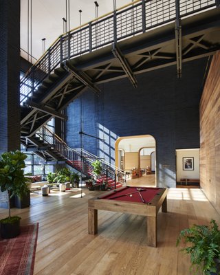 Commons Club by null