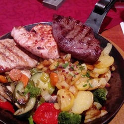 Restaurant Flame - Grillplatte mit Bratkartoffeln