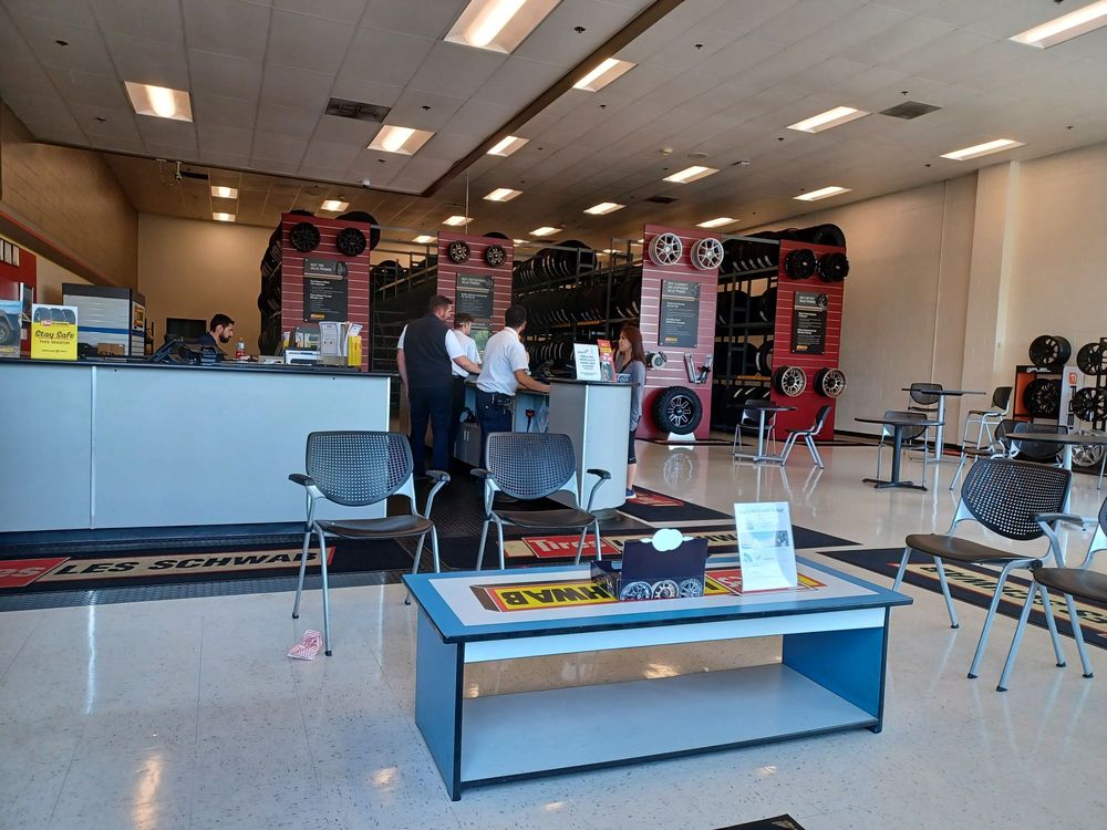 LES SCHWAB TIRE CENTER Updated August 2024 26 Photos & 89 Reviews
