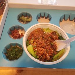 Spicy Dan Dan Noodle with Peanut 擔擔麵