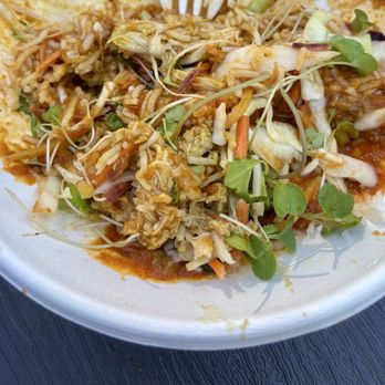 De Food Truck - Indonesian curry chicken rice bowl - Food Trucks Near Me - Interlochen, Michigan De Food Truck - Indonesian curry chicken rice bowl - Food Trucks Near Me - Interlochen, Michigan