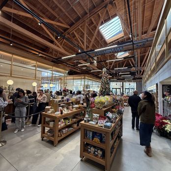 Helms Bakery - inside - Bakeries Near Me - Los Angeles, California