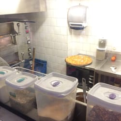 Vezpa Pizza - Cozinha à vista, é um ótimo sinal de higiene.