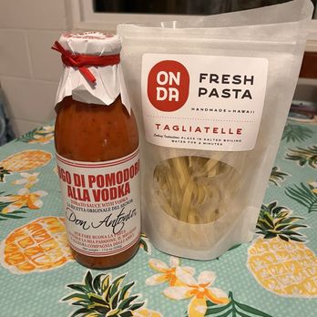 Onda Pasta & Provisions - Fresh Tagliatelle and Pomodoro Vodka Gravy - Pasta Shops Near Me - Honolulu, Hawaii Onda Pasta & Provisions - Fresh Tagliatelle and Pomodoro Vodka Gravy - Pasta Shops Near Me - Honolulu, Hawaii