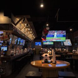 Ojos Locos Sports Cantina
