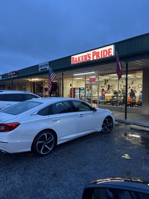 Baker's Pride Bakery by null