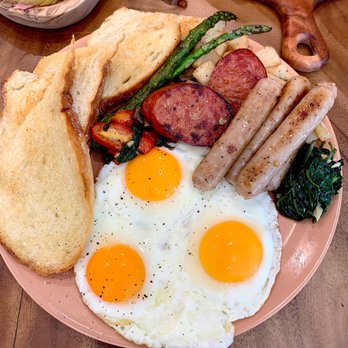 Fig & Ginger - Big breakie - Breakfast & Brunch Near Me - Honolulu, Hawaii Fig & Ginger - Big breakie - Breakfast & Brunch Near Me - Honolulu, Hawaii