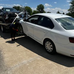 Car towing services