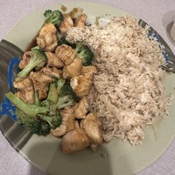 Fuji Express Japanese Restaurant - Teriyaki chicken with broccoli and fried rice
