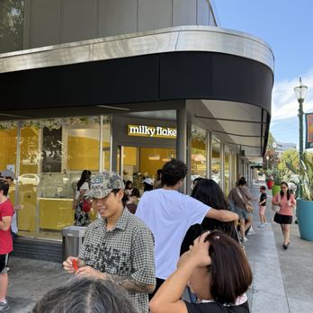 Milky Flakes - Ice Cream & Frozen Yogurt Near Me - Walnut Creek, California