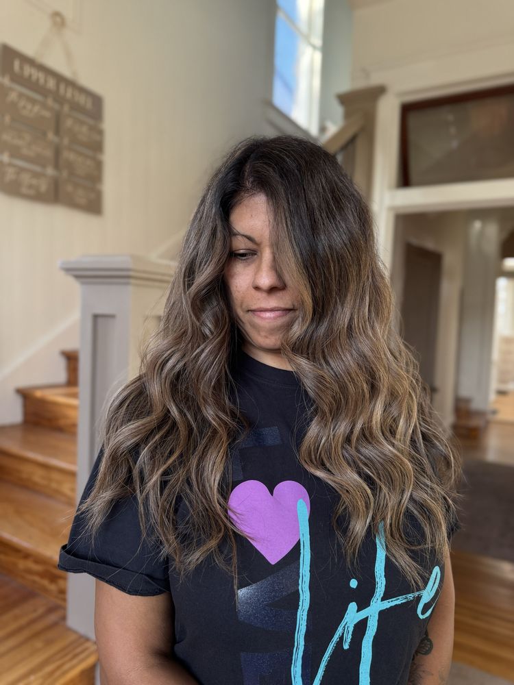 Jamie and Nautica Hair Logo