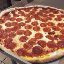 Pizza Brothers - Nice hot pepperoni pizza!!!