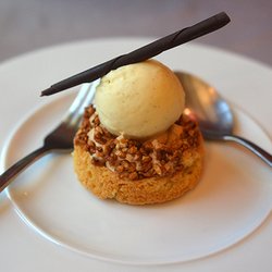 La Petite Auberge - La Petite Auberge | Fleur de Sel Mürbteig | Nougatcreme | hg. Vanilleeis