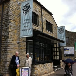 Cheddar Gorge Cheese Company - Nice cheese samples