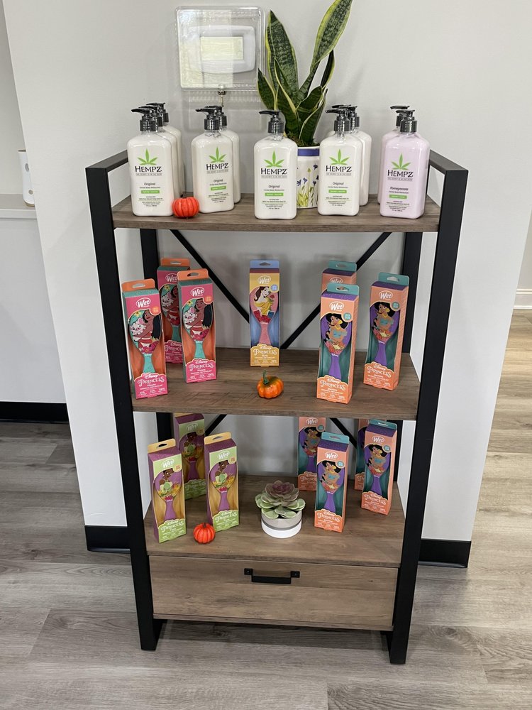 HILIGHTS SALON 955 N Adams St, Papillion, Nebraska Hair Salons