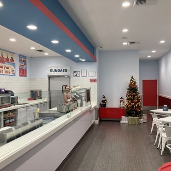 Mister Softee Santa Barbara - Interior - Ice Cream & Frozen Yogurt Near Me - Santa Barbara, California