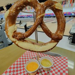 Port Jeff Bowl - 12 oz. Bavarian Pretzel