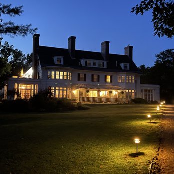 Four Chimneys Inn - Bed & Breakfast Near Me - Bennington, Vermont Four Chimneys Inn - Bed & Breakfast Near Me - Bennington, Vermont