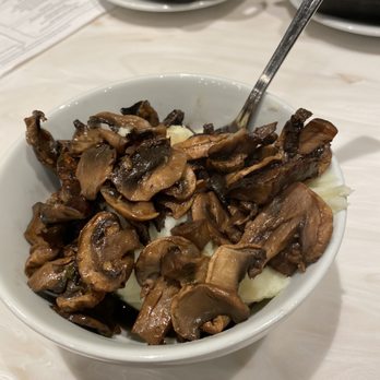 Barnwood - Manteca - Mashed potatoes with roasted mushrooms $6 each = $12 - Barbeque Near Me - Manteca, California
