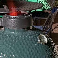Barbeques Galore - See this BLAZING HOT grill, and gauge stuck at 200!!!