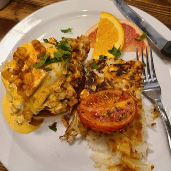 Jam Cafe on Beatty - Half size fried chicken benny - Breakfast & Brunch Near Me - Vancouver, British Columbia