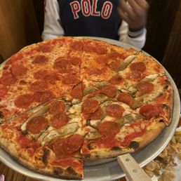 Pepperoni mushroom and garlic Pepperoni mushroom and garlic